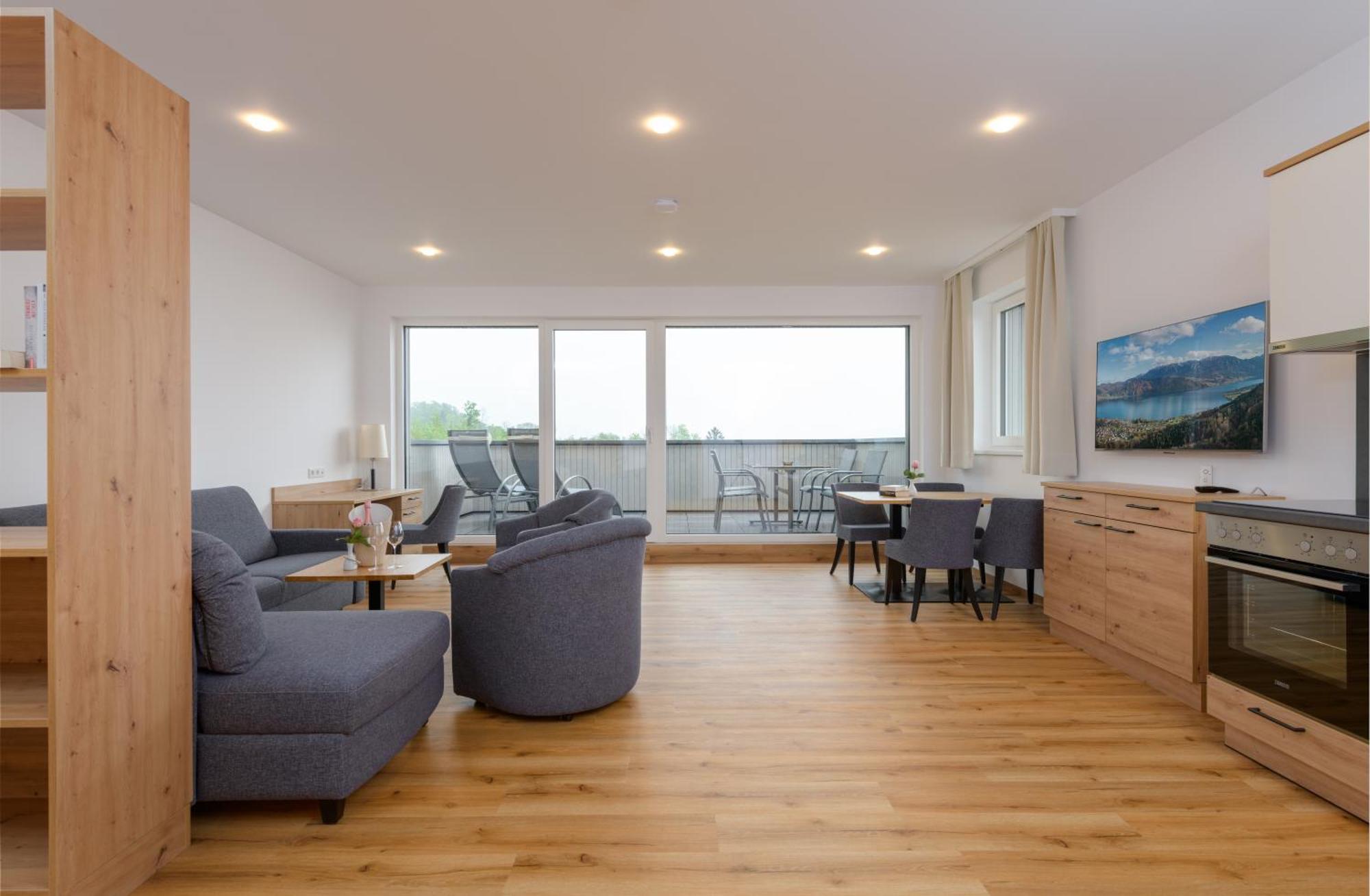 נוסדורף אם אטרסי Hotel Schoenberger מראה חיצוני תמונה